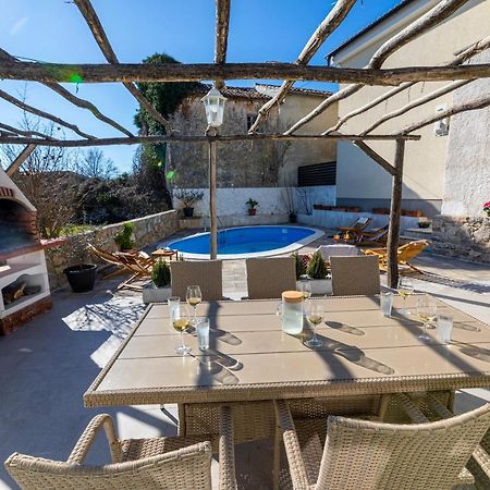 Villa Elm Milohnici エクステリア 写真